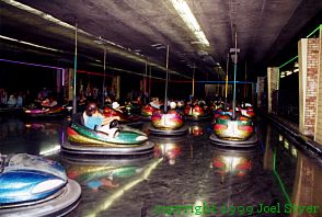 bumpercars.jpg (19150 bytes)