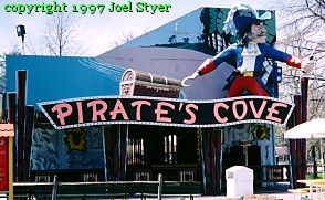 pirates1.jpg (22284 bytes)