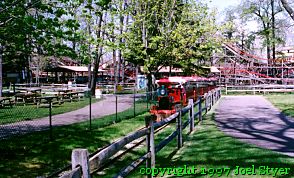 train1.jpg (26057 bytes)