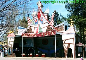 whacky2.jpg (27913 bytes)